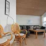 Feriehus Four-Bedroom Holiday home in Jerup 1 *